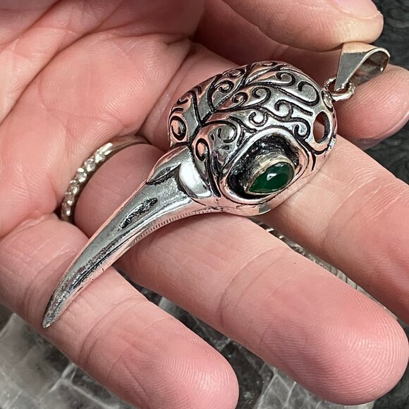 Raven or Crow Skull and Faceted Green Gem Pendant Stone Crystal Jewelry - Picture 5 of 7